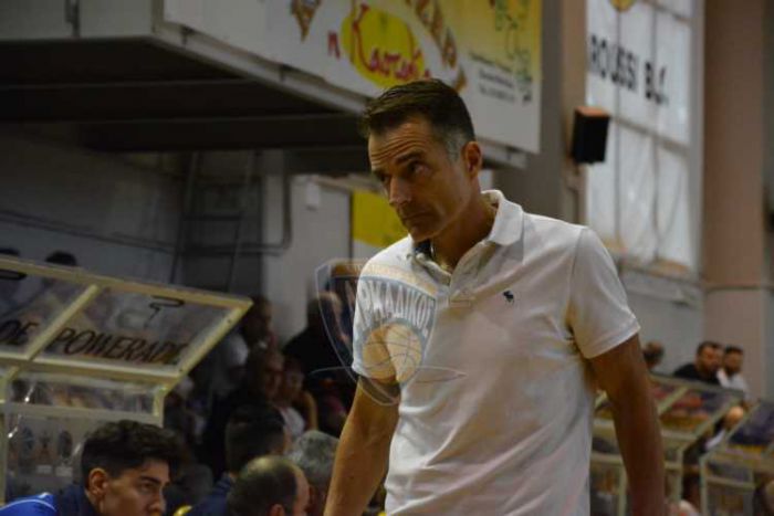 &Kappa;&omicron;&upsilon;&sigma;&tau;έ&nu;&eta;&sigmaf;: "&Nu;&alpha; &alpha;&nu;&tau;&alpha;&mu;&epsilon;ί&psi;&omicron;&upsilon;&mu;&epsilon; &tau;&omicron;&nu; &kappa;ό&sigma;&mu;&omicron; &mu;&alpha;&sigmaf; &mu;&epsilon; &tau;&eta; &nu;ί&kappa;&eta;"