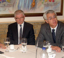 &Gamma;&iota;&alpha;&tau;ί &epsilon;ί&nu;&alpha;&iota; &laquo;&psi;&upsilon;&chi;&rho;έ&sigmaf;&raquo; &omicron;&iota; &sigma;&chi;έ&sigma;&epsilon;&iota;&sigmaf; &Lambda;&upsilon;&kappa;&omicron;&upsilon;&rho;έ&nu;&tau;&zeta;&omicron;&upsilon; &ndash; &Sigma;&mu;&upsilon;&rho;&nu;&iota;ώ&tau;&eta;;