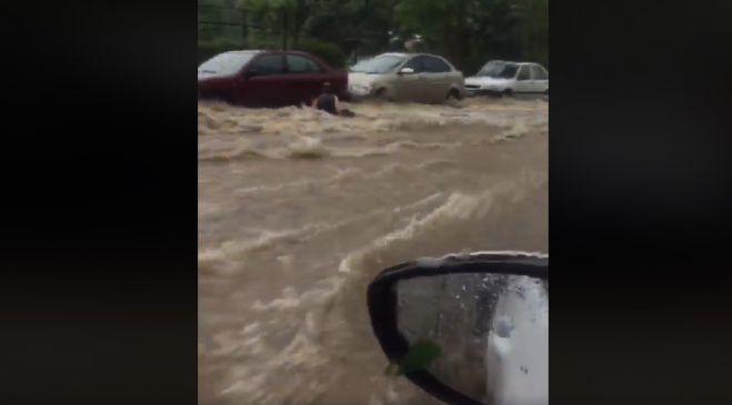 &Sigma;&upsilon;&gamma;&kappa;&lambda;&omicron;&nu;&iota;&sigma;&tau;&iota;&kappa;ό &beta;ί&nu;&tau;&epsilon;&omicron; | &Eta; &sigma;&tau;&iota;&gamma;&mu;ή &pi;&omicron;&upsilon; &gamma;&upsilon;&nu;&alpha;ί&kappa;&alpha; &pi;&alpha;&rho;&alpha;&sigma;ύ&rho;&epsilon;&tau;&alpha;&iota; &alpha;&pi;ό &omicron;&rho;&mu;&eta;&tau;&iota;&kappa;ά &nu;&epsilon;&rho;ά &sigma;&tau;&eta; &Theta;&epsilon;&sigma;&sigma;&alpha;&lambda;&omicron;&nu;ί&kappa;&eta; (vd)