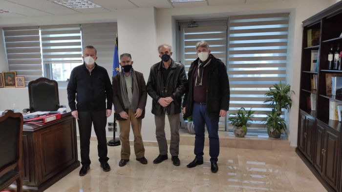 &Phi;&alpha;&lambda;&alpha;&iota;&sigma;ί&alpha; | &Tau;&alpha; 4 &zeta;&eta;&tau;ή&mu;&alpha;&tau;&alpha; &pi;&omicron;&upsilon; έ&theta;&epsilon;&sigma;&epsilon; &eta; Έ&nu;&omega;&sigma;&eta; &Pi;&alpha;&tau;&rho;&iota;&omega;&tau;&iota;&kappa;ώ&nu; &Sigma;&omega;&mu;&alpha;&tau;&epsilon;ί&omega;&nu; &Phi;&alpha;&lambda;&alpha;&iota;&sigma;&iota;&omega;&tau;ώ&nu; &sigma;&tau;&omicron;&nu; &Sigma;&kappa;&alpha;&nu;&tau;&zeta;ό