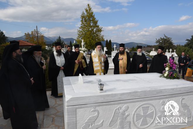 &Omicron; &Mu;&eta;&tau;&rho;&omicron;&pi;&omicron;&lambda;ί&tau;&eta;&sigmaf; &Mu;&alpha;&nu;&tau;&iota;&nu;&epsilon;ί&alpha;&sigmaf; &Epsilon;&pi;&iota;&phi;ά&nu;&iota;&omicron;&sigmaf; &tau;έ&lambda;&epsilon;&sigma;&epsilon; &tau;&rho;&iota;&sigma;ά&gamma;&iota;&omicron; &upsilon;&pi;έ&rho; &alpha;&nu;&alpha;&pi;&alpha;ύ&sigma;&epsilon;&omega;&sigmaf; &tau;&eta;&sigmaf; &psi;&upsilon;&chi;ή&sigmaf; &tau;&omicron;&upsilon; &Mu;&alpha;&kappa;&alpha;&rho;&iota;&sigma;&tau;&omicron;ύ &Alpha;&lambda;&epsilon;&xi;ά&nu;&delta;&rho;&omicron;&upsilon; (&epsilon;&iota;&kappa;ό&nu;&epsilon;&sigmaf; - &beta;ί&nu;&tau;&epsilon;&omicron;)