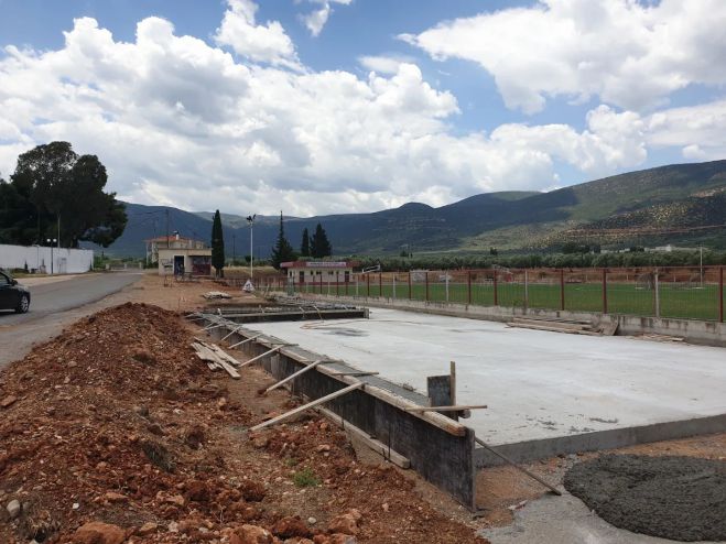 &Pi;&rho;&omicron;&chi;&omega;&rho;&omicron;ύ&nu; &tau;&alpha; έ&rho;&gamma;&alpha; &sigma;&tau;&omicron; &gamma;ή&pi;&epsilon;&delta;&omicron; &Mu;&epsilon;&lambda;&iota;&gamma;&omicron;ύ&sigmaf;