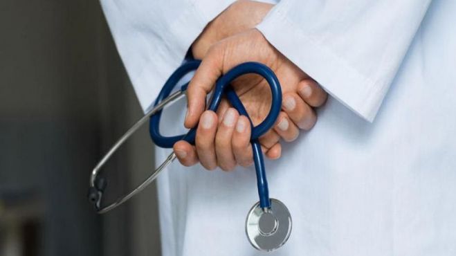 &quot;Οι ιδιώτες γιατροί έχουν δηλώσει ότι και χωρίς κανένα οικονομικό όφελος είναι έτοιμοι να προσφέρουν τις υπηρεσίες τους στο ΕΣΥ εθελοντικά&quot;