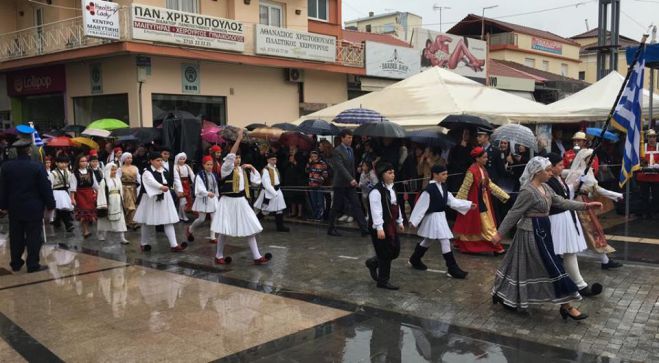 &Omicron;&iota; &epsilon;&kappa;&delta;&eta;&lambda;ώ&sigma;&epsilon;&iota;&sigmaf; &gamma;&iota;&alpha; &tau;&eta;&nu; "25&eta; &Mu;&alpha;&rho;&tau;ί&omicron;&upsilon;" &sigma;&tau;&eta;&nu; &Tau;&rho;ί&pi;&omicron;&lambda;&eta;