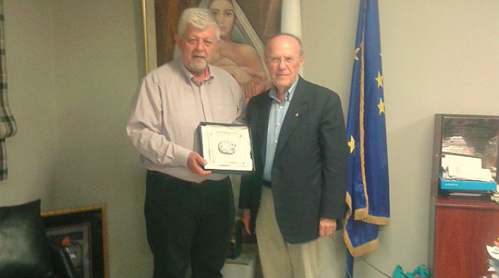 &Mu;&epsilon; &tau;&omicron;&nu; &Gamma;&omicron;&rho;&tau;ύ&nu;&iota;&omicron; &Pi;&rho;ό&xi;&epsilon;&nu;&omicron; &tau;&eta;&sigmaf; &Omicron;&upsilon;&gamma;&gamma;&alpha;&rho;ί&alpha;&sigmaf; &sigma;&upsilon;&nu;&alpha;&nu;&tau;ή&theta;&eta;&kappa;&epsilon; &omicron; &Delta;ή&mu;&alpha;&rho;&chi;&omicron;&sigmaf; &Tau;&rho;ί&pi;&omicron;&lambda;&eta;&sigmaf;