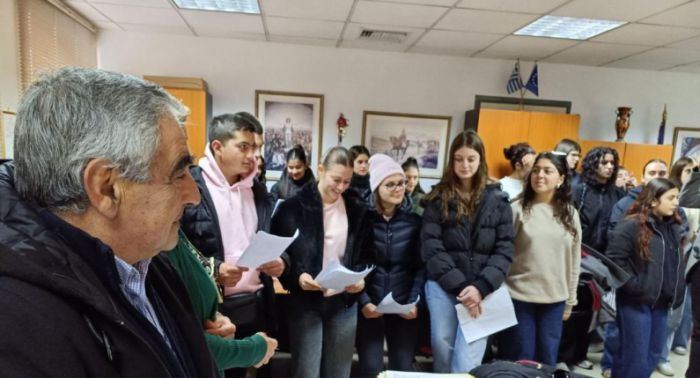 &Chi;&rho;&iota;&sigma;&tau;&omicron;&upsilon;&gamma;&epsilon;&nu;&nu;&iota;ά&tau;&iota;&kappa;&epsilon;&sigmaf; &mu;&epsilon;&lambda;&omega;&delta;ί&epsilon;&sigmaf; &alpha;&pi;ό &mu;&alpha;&theta;&eta;&tau;έ&sigmaf; &tau;&omicron;&upsilon; &Mu;&omicron;&upsilon;&sigma;&iota;&kappa;&omicron;ύ &Sigma;&chi;&omicron;&lambda;&epsilon;ί&omicron;&upsilon; &kappa;&alpha;&iota; &tau;&omicron;&upsilon; 2&omicron;&upsilon; &Pi;&rho;ό&tau;&upsilon;&pi;&omicron;&upsilon; &Gamma;&upsilon;&mu;&nu;&alpha;&sigma;ί&omicron;&upsilon; &Tau;&rho;ί&pi;&omicron;&lambda;&eta;&sigmaf; &sigma;&tau;&eta; &Delta;&iota;&epsilon;ύ&theta;&upsilon;&nu;&sigma;&eta; &Delta;&epsilon;&upsilon;&tau;&epsilon;&rho;&omicron;&beta;ά&theta;&mu;&iota;&alpha;&sigmaf; &Epsilon;&kappa;&pi;&alpha;ί&delta;&epsilon;&upsilon;&sigma;&eta;&sigmaf;