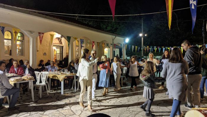 &Tau;&omicron; &pi;&alpha;&nu;&eta;&gamma;ύ&rho;&iota; &tau;&omicron;&upsilon; &Pi;&rho;&omicron;&phi;ή&tau;&eta; &Eta;&lambda;ί&alpha; &sigma;&tau;&alpha; &Mu;&alpha;&nu;&tau;&alpha;ίϊ&kappa;&alpha; &tau;&omicron;&upsilon; &Phi;&alpha;&lambda;ά&nu;&theta;&omicron;&upsilon;! (&epsilon;&iota;&kappa;ό&nu;&epsilon;&sigmaf;)
