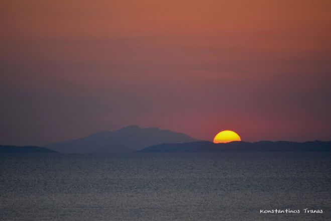 &Eta; &sigma;&eta;&mu;&epsilon;&rho;&iota;&nu;ή &alpha;&nu;&alpha;&tau;&omicron;&lambda;ή &alpha;&pi;ό &tau;&eta;&nu; &Pi;&lambda;ά&kappa;&alpha; &Lambda;&epsilon;&omega;&nu;&iota;&delta;ί&omicron;&upsilon; (&epsilon;&iota;&kappa;ό&nu;&epsilon;&sigmaf;)