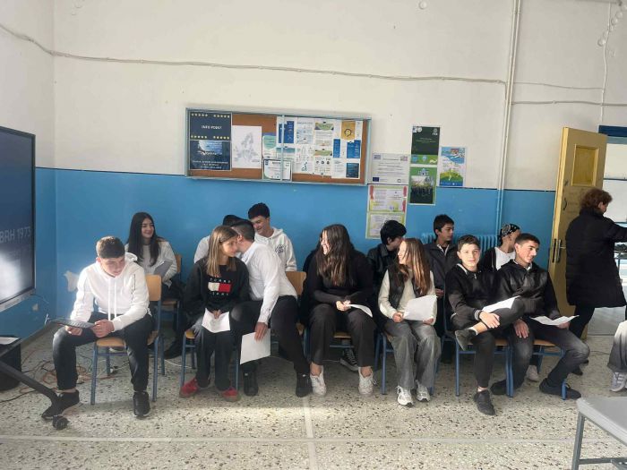 Σχολική Επετειακή εκδήλωση για το Πολυτεχνείο στη Βυτίνα (εικόνες)