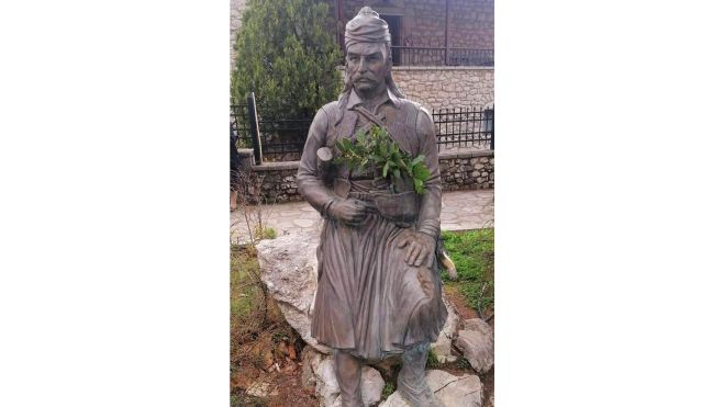 &Tau;&rho;&iota;&sigma;ά&gamma;&iota;&omicron; &sigma;&tau;&omicron;&nu; &Alpha;&nu;&delta;&rho;&iota;ά&nu;&tau;&alpha; &tau;&omicron;&upsilon; &Theta;&epsilon;ό&delta;&omega;&rho;&omicron;&upsilon; &Kappa;&omicron;&lambda;&omicron;&kappa;&omicron;&tau;&rho;ώ&nu;&eta; &sigma;&tau;&omicron; &Epsilon;&lambda;&lambda;&eta;&nu;&iota;&kappa;ό &Gamma;&omicron;&rho;&tau;&upsilon;&nu;ί&alpha;&sigmaf;