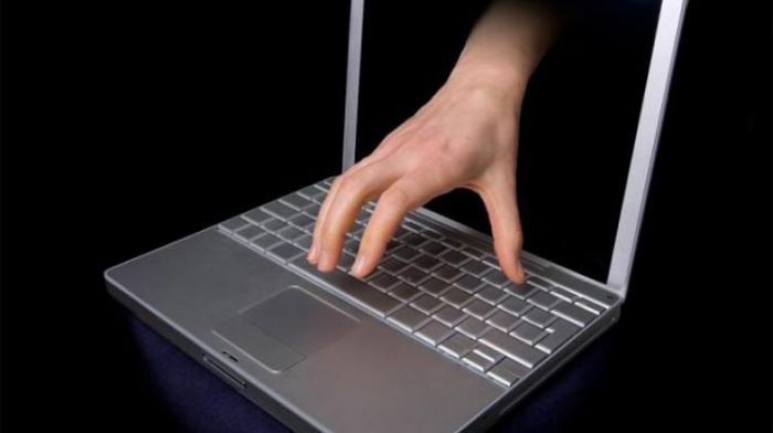 Ψεύτικη διαδικτυακή αγγελία «κυκλοφορούσε» στο διαδίκτυο για πρόσληψη σε πολιτικό γραφείο