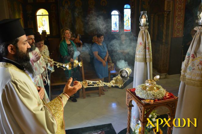 &Pi;&lambda;ή&theta;&omicron;&sigmaf; &pi;&iota;&sigma;&tau;ώ&nu; &pi;&rho;&omicron;&sigma;&kappa;ύ&nu;&eta;&sigma;&epsilon; &tau;&omicron; &Iota;&epsilon;&rho;ό &Lambda;&epsilon;ί&psi;&alpha;&nu;&omicron; &tau;&omicron;&upsilon; &Alpha;&gamma;ί&omicron;&upsilon; &Mu;&omicron;&delta;έ&sigma;&tau;&omicron;&upsilon; &sigma;&tau;&eta;&nu; &Tau;&rho;ί&pi;&omicron;&lambda;&eta; (&epsilon;&iota;&kappa;ό&nu;&epsilon;&sigmaf;)