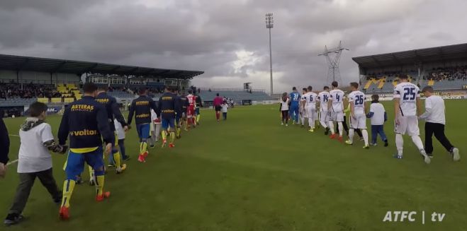 &Alpha;&sigma;&tau;έ&rho;&alpha;&sigmaf; | &Eta; &pi;&alpha;&rho;&alpha;&kappa;ά&mu;&epsilon;&rho;&alpha; &tau;&eta;&sigmaf; "&tau;&epsilon;&sigma;&sigma;ά&rho;&alpha;&sigmaf;"! (vd)