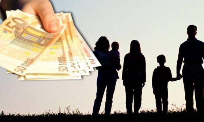 &Epsilon;&pi;ί&delta;&omicron;&mu;&alpha; &pi;&alpha;&iota;&delta;&iota;&omicron;ύ 2018 | &Omicron;&iota; &delta;&iota;&kappa;&alpha;&iota;&omicron;ύ&chi;&omicron;&iota;, &omicron;&iota; &eta;&mu;&epsilon;&rho;&omicron;&mu;&eta;&nu;ί&epsilon;&sigmaf; &pi;&lambda;&eta;&rho;&omega;&mu;ή&sigmaf; &kappa;&alpha;&iota; &tau;&alpha; &pi;&omicron;&sigma;ά &pi;&omicron;&upsilon; &theta;&alpha; &delta;&omicron;&theta;&omicron;ύ&nu; (&pi;ί&nu;&alpha;&kappa;&epsilon;&sigmaf; &kappa;&alpha;&iota; &pi;&alpha;&rho;&alpha;&delta;&epsilon;ί&gamma;&mu;&alpha;&tau;&alpha;)