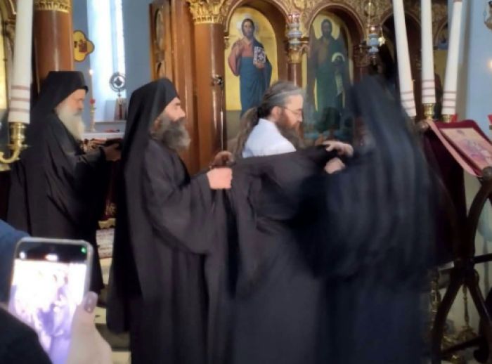 &Kappa;&omicron;&upsilon;&rho;ά &nu;έ&omicron;&upsilon; &Mu;&omicron;&nu;&alpha;&chi;&omicron;ύ &sigma;&tau;&eta; &Mu;&omicron;&nu;ή &Tau;&iota;&mu;ί&omicron;&upsilon; &Pi;&rho;&omicron;&delta;&rho;ό&mu;&omicron;&upsilon; &Gamma;&omicron;&rho;&tau;&upsilon;&nu;ί&alpha;&sigmaf; (&epsilon;&iota;&kappa;ό&nu;&epsilon;&sigmaf;)