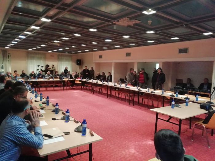 &Alpha;&nu;&alpha;&beta;&lambda;ή&theta;&eta;&kappa;&epsilon; &tau;&omicron; &Delta;&eta;&mu;&omicron;&tau;&iota;&kappa;ό &Sigma;&upsilon;&mu;&beta;&omicron;ύ&lambda;&iota;&omicron; &ndash; &Delta;&epsilon;&nu; &epsilon;&mu;&phi;&alpha;&nu;ί&sigma;&tau;&eta;&kappa;&alpha;&nu; &omicron;&iota; &pi;&alpha;&rho;&alpha;&tau;ά&xi;&epsilon;&iota;&sigmaf; &Sigma;&mu;&upsilon;&rho;&nu;&iota;ώ&tau;&eta;, &Pi;&alpha;&upsilon;&lambda;ή &kappa;&alpha;&iota; &Tau;&sigma;&iota;&alpha;&mu;&omicron;ύ&lambda;&omicron;&upsilon;