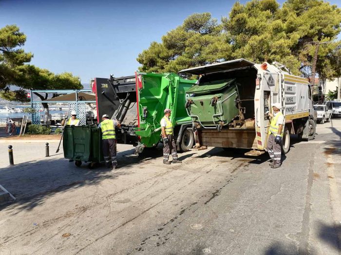 Πλύσιμο και απολύμανση κάδων απορριμμάτων στη Βόρεια Κυνουρία (εικόνες)