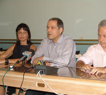 &Tau;&eta;&nu; &Tau;&rho;ί&pi;&omicron;&lambda;&eta; &epsilon;&pi;&iota;&sigma;&kappa;έ&phi;&theta;&eta;&kappa;&epsilon; &omicron; &Theta;ά&nu;&omicron;&sigmaf; &Tau;&zeta;ή&mu;&epsilon;&rho;&omicron;&sigmaf; - &laquo;&Tau;&zeta;ά&mu;&pi;&alpha; &mu;ά&gamma;&kappa;&alpha;&sigmaf; &omicron; &Tau;&sigma;ί&pi;&rho;&alpha;&sigmaf; &ndash; &Epsilon;&pi;&iota;&kappa;ί&nu;&delta;&upsilon;&nu;&omicron;&sigmaf; &omicron; &Sigma;&Upsilon;&Rho;&Iota;&Zeta;&Alpha;&raquo;