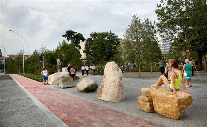 Μαζεύουν ... πέτρες και ονειρεύονται τη &quot;Μεγάλη Αλβανία&quot;! (vd)