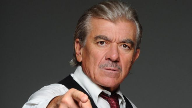 &Xi;έ&sigma;&pi;&alpha;&sigma;&epsilon; &omicron; &Alpha;&rho;&kappa;ά&sigmaf; &eta;&theta;&omicron;&pi;&omicron;&iota;ό&sigmaf; &Gamma;&iota;ώ&rho;&gamma;&omicron;&sigmaf; &Gamma;&iota;&alpha;&nu;&nu;ό&pi;&omicron;&upsilon;&lambda;&omicron;&sigmaf;: &laquo;&Tau;&omicron;&upsilon;&sigmaf; &beta;&iota;&alpha;&sigma;&tau;έ&sigmaf; &nu;&alpha; &tau;&omicron;&upsilon;&sigmaf; &chi;&lambda;&epsilon;&upsilon;ά&sigma;&epsilon;&iota; &eta; &kappa;&omicron;&iota;&nu;&omega;&nu;ί&alpha; &kappa;&alpha;&iota; &nu;&alpha; &tau;&omicron;&upsilon;&sigmaf; &sigma;&tau;&epsilon;ί&lambda;&epsilon;&iota; &sigma;&tau;&omicron; &Gamma;&epsilon;&nu;&tau;ί &Kappa;&omicron;&upsilon;&lambda;έ&raquo; (vd)