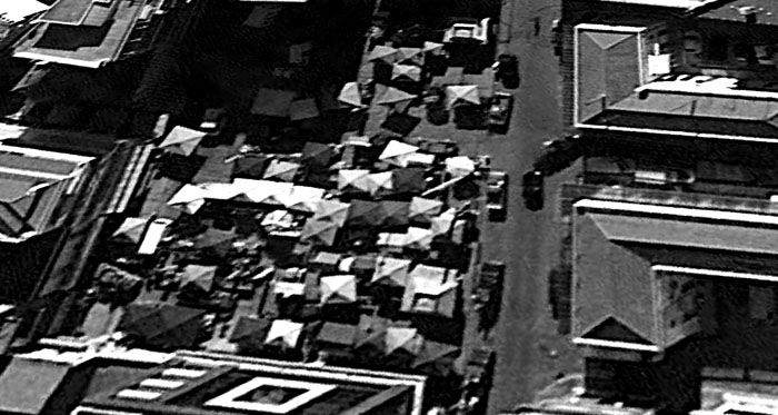 &Tau;&omicron; &Pi;&alpha;&zeta;ά&rho;&iota; &tau;&eta;&sigmaf; &Tau;&rho;ί&pi;&omicron;&lambda;&eta;&sigmaf;