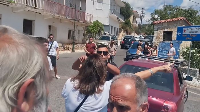 &Gamma;&omicron;&rho;&tau;&upsilon;&nu;ί&alpha; | &Omicron;&delta;&eta;&gamma;&omicron;ί &delta;&iota;&alpha;&mu;&alpha;&rho;&tau;&upsilon;&rho;ή&theta;&eta;&kappa;&alpha;&nu; &gamma;&iota;&alpha; &tau;&omicron; &kappa;&lambda;&epsilon;ί&sigma;&iota;&mu;&omicron; &delta;&rho;ό&mu;&omicron;&upsilon; &sigma;&tau;&omicron; &Sigma;&tau;&alpha;&upsilon;&rho;&omicron;&delta;&rho;ό&mu;&iota; - "&Nu;&alpha; &pi;ά&tau;&epsilon; &sigma;&tau;&omicron; &sigma;&pi;ί&tau;&iota; &tau;&omicron;&upsilon; &delta;&eta;&mu;ά&rho;&chi;&omicron;&upsilon;"! (vd)