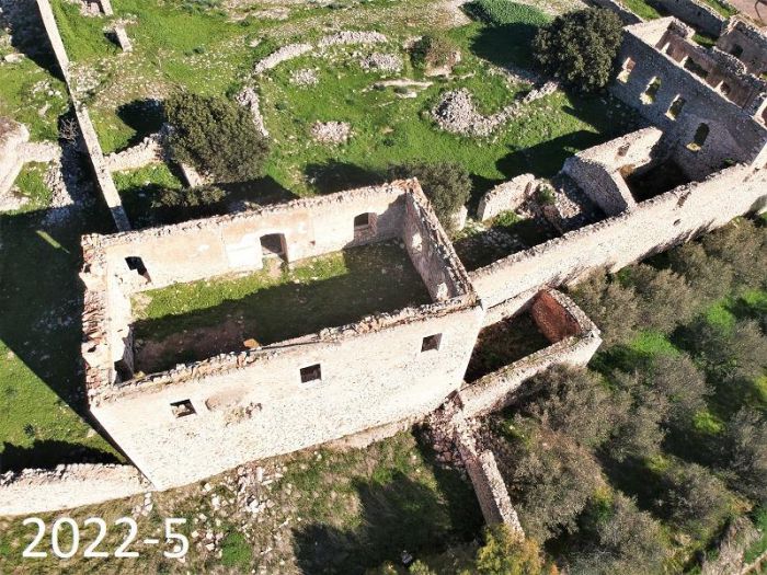 Ένα Κάστρο ... &quot;πεθαίνει&quot; στο Παράλιο Άστρος!