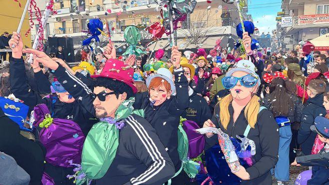 &Alpha;&sigmaf; &mu;&iota;&lambda;ή&sigma;&omicron;&upsilon;&mu;&epsilon; &gamma;&iota;&alpha; &tau;&omicron; &Kappa;&alpha;&rho;&nu;&alpha;&beta;ά&lambda;&iota; &tau;&eta;&sigmaf; &Tau;&rho;ί&pi;&omicron;&lambda;&eta;&sigmaf;