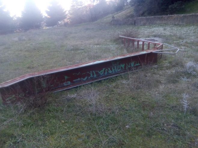 Σε κακή κατάσταση η παιδική χαρά στο Αγρίδι Γορτυνίας (εικόνες)