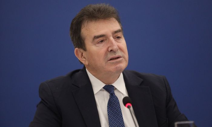 &Chi;&rho;&upsilon;&sigma;&omicron;&chi;&omicron;ΐ&delta;&eta;&sigmaf; &gamma;&iota;&alpha; Ά&rho;&gamma;&omicron;&sigmaf;: "&Alpha;&pi;&omicron;&sigma;&tau;&omicron;&lambda;ή &tau;&eta;&sigmaf; &Epsilon;&Lambda;.&Alpha;&Sigma;. &epsilon;ί&nu;&alpha;&iota; &nu;&alpha; &sigma;&upsilon;&lambda;&lambda;&alpha;&mu;&beta;ά&nu;&epsilon;&iota; &delta;&omicron;&lambda;&omicron;&phi;ό&nu;&omicron;&upsilon;&sigmaf;, ό&chi;&iota; &nu;&alpha; &sigma;&kappa;&omicron;&tau;ώ&nu;&epsilon;&iota; &pi;&alpha;&iota;&delta;&iota;ά"
