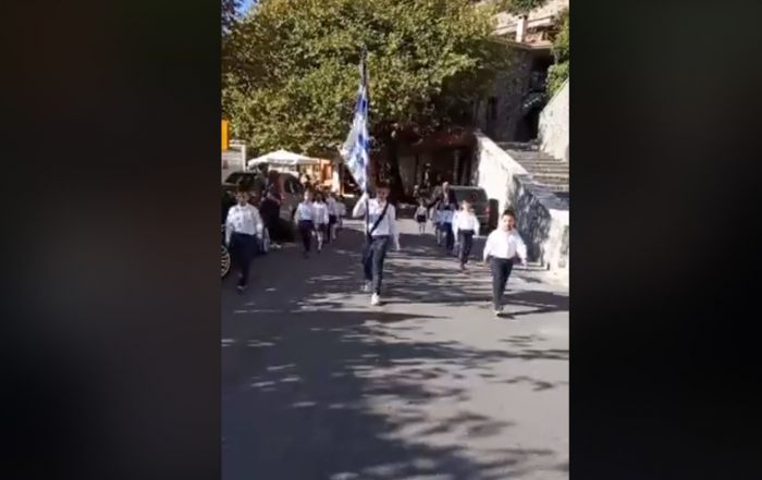 Η παρέλαση για την &quot;28η Οκτωβρίου&quot; στα Λαγκάδια! (vd)
