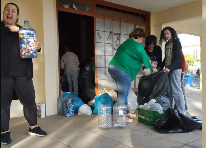 Σύλλογος Γυναικών Μεγαλόπολης: "Άραγε πόσα αμαξίδια θα είχες αγοράσει με τα καπάκια που πετάς;"