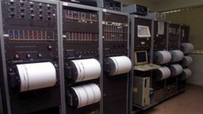 &Pi;ά&nu;&omega; &alpha;&pi;ό 70 &mu;&epsilon;&tau;&alpha;&sigma;&epsilon;&iota;&sigma;&mu;&omicron;ί &sigma;&tau;&eta;&nu; &Epsilon;ύ&beta;&omicron;&iota;&alpha;