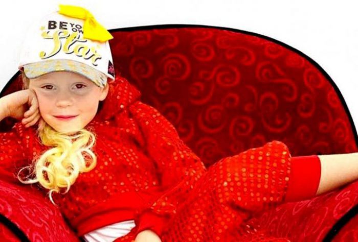 &Epsilon;&kappa;&alpha;&tau;&omicron;&mu;&mu;&upsilon;&rho;&iota;&omicron;ύ&chi;&omicron;&sigmaf; Youtuber ... 5 &epsilon;&tau;ώ&nu; | &Eta; &Rho;&omega;&sigma;ί&delta;&alpha; Nastya &kappa;&alpha;&iota; &tau;&alpha; &beta;ί&nu;&tau;&epsilon;&omicron; &pi;&omicron;&upsilon; &sigma;&alpha;&rho;ώ&nu;&omicron;&upsilon;&nu; (vd)