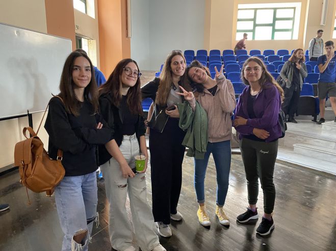 &Epsilon;&kappa;&delta;ή&lambda;&omega;&sigma;&eta; &upsilon;&pi;&omicron;&delta;&omicron;&chi;ή&sigmaf; &pi;&rho;&omega;&tau;&omicron;&epsilon;&tau;ώ&nu; &phi;&omicron;&iota;&tau;&eta;&tau;ώ&nu; &kappa;&alpha;&iota; &phi;&omicron;&iota;&tau;&eta;&tau;&rho;&iota;ώ&nu; &sigma;&tau;&eta;&nu; &Tau;&rho;ί&pi;&omicron;&lambda;&eta; (&epsilon;&iota;&kappa;ό&nu;&epsilon;&sigmaf;)