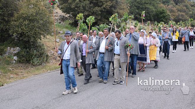 Νεστάνη: Δρώμενο για τον «Αγιώργη» με αγριοσέλινα, γκλίτσες και τραγούδια! (vd)