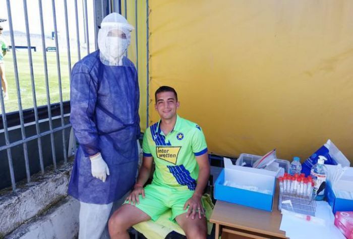 &Alpha;&rho;&nu;&eta;&tau;&iota;&kappa;ά &tau;&epsilon;&sigma;&tau; &sigma;&tau;&omicron;&nu; &Alpha;&sigma;&tau;έ&rho;&alpha;