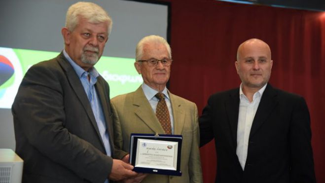 Βραβεύτηκε ο ιδρυτής του Δημοτικού Ραδιοφώνου Τρίπολης, Δ. Κωνσταντόπουλος (εικόνες)