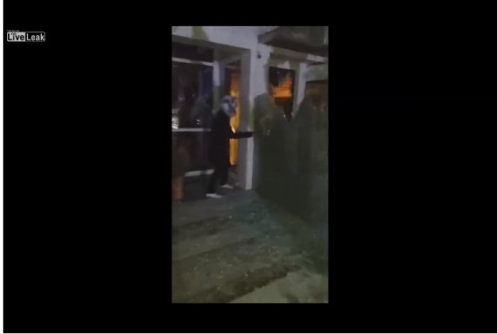 Το βίντεο της επίθεσης του "Ρουβίκωνα" στα κεντρικά γραφεία της Novartis (vd)