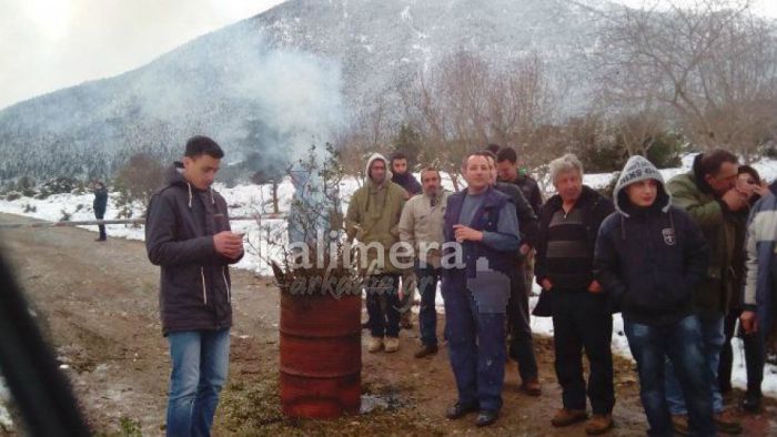 &Chi;&tau;&upsilon;&pi;&omicron;ύ&nu; &omicron;&iota; &kappa;&alpha;&mu;&pi;ά&nu;&epsilon;&sigmaf; &sigma;&tau;&omicron; &Lambda;&epsilon;&beta;ί&delta;&iota;- &laquo;&Nu;&alpha; &epsilon;ί&nu;&alpha;&iota; &mu;&pi;&rho;&omicron;&sigma;&tau;ά &omicron; &Pi;&alpha;&upsilon;&lambda;ή&sigmaf;, ό&tau;&alpha;&nu; έ&rho;&theta;&omicron;&upsilon;&nu; &tau;&alpha; &Mu;&Alpha;&Tau;&raquo; &lambda;έ&nu;&epsilon; &omicron;&iota; &kappa;ά&tau;&omicron;&iota;&kappa;&omicron;&iota;!
