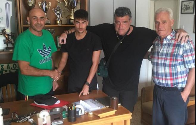Επιθετικό ανακοίνωσε ο Παναρκαδικός