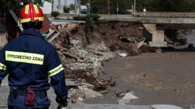 &Nu;&epsilon;&kappa;&rho;ό&sigmaf; έ&nu;&alpha;&sigmaf; &eta;&lambda;&iota;&kappa;&iota;&omega;&mu;έ&nu;&omicron;&sigmaf; &sigma;&tau;&eta;&nu; &Kappa;&alpha;&rho;&delta;ί&tau;&sigma;&alpha; &alpha;&pi;ό &tau;&eta;&nu; &kappa;&alpha;&kappa;&omicron;&kappa;&alpha;&iota;&rho;ί&alpha;