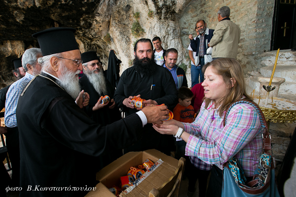 &Theta;&epsilon;ί&alpha; &Lambda;&epsilon;&iota;&tau;&omicron;&upsilon;&rho;&gamma;ί&alpha; &sigma;&tau;&omicron;  &Iota;&epsilon;&rho;ό &Mu;&epsilon;&tau;ό&chi;&iota;&omicron; &tau;&eta;&sigmaf; &Iota;&epsilon;&rho;ά&sigmaf; &Mu;&omicron;&nu;ή&sigmaf; &Gamma;&omicron;&rho;&gamma;&omicron;&epsilon;&pi;&eta;&kappa;ό&pi;&omicron;&upsilon; &Nu;&epsilon;&sigma;&tau;ά&nu;&eta;&sigmaf; (&epsilon;&iota;&kappa;ό&nu;&epsilon;&sigmaf;)