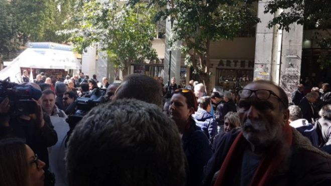 Χωρίς αποτέλεσμα η συνάντηση Τσακαλώτου - ΑΔΕΔΥ για 13ο και 14ο μισθό