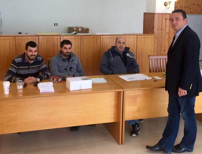 Στο Άστρος ψήφισε ο Βλάσης που είπε ότι ξημερώνει μέρα ελπίδας για τη ΝΔ (εικόνες)