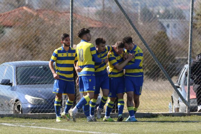 &Sigma;&tau;&eta;&nu; &kappa;&omicron;&rho;&upsilon;&phi;ή &eta; &Kappa;19 &tau;&omicron;&upsilon; &Alpha;&sigma;&tau;έ&rho;&alpha;! (vd)