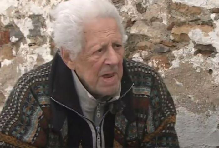 &Pi;έ&theta;&alpha;&nu;&epsilon; &omicron; &Gamma;&iota;ά&nu;&nu;&eta;&sigmaf; &Beta;&omicron;&gamma;&iota;&alpha;&tau;&zeta;ή&sigmaf;