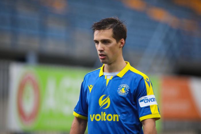 &Sigma;&upsilon;&nu;&epsilon;&chi;ί&zeta;&epsilon;&iota; &sigma;&tau;&omicron;&nu; &Alpha;&sigma;&tau;έ&rho;&alpha; &omicron; Capilla