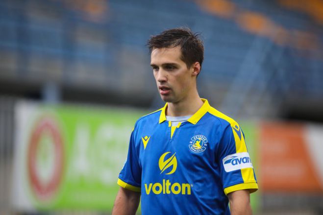 &Sigma;&upsilon;&nu;&epsilon;&chi;ί&zeta;&epsilon;&iota; &sigma;&tau;&omicron;&nu; &Alpha;&sigma;&tau;έ&rho;&alpha; &omicron; Capilla