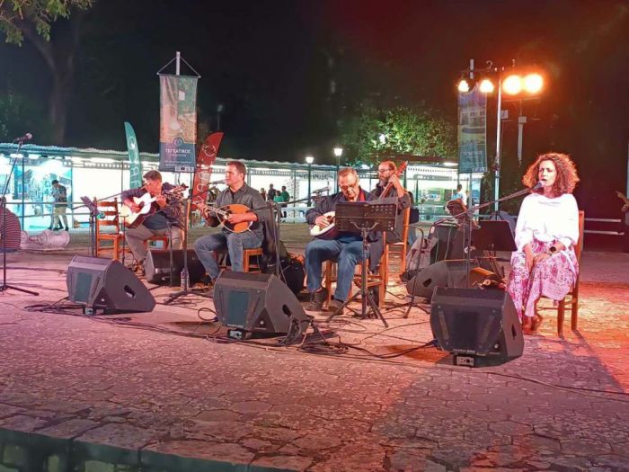 &ldquo;&Mu;ά&gamma;&epsilon;&psi;&epsilon;&rdquo; &tau;&omicron; &kappa;&omicron;&iota;&nu;ό &sigma;&tau;&eta;&nu; &Tau;&epsilon;&gamma;έ&alpha; &omicron; &Beta;&alpha;&gamma;&gamma;έ&lambda;&eta;&sigmaf; &Kappa;&omicron;&rho;&alpha;&kappa;ά&kappa;&eta;&sigmaf; (&epsilon;&iota;&kappa;ό&nu;&epsilon;&sigmaf;)